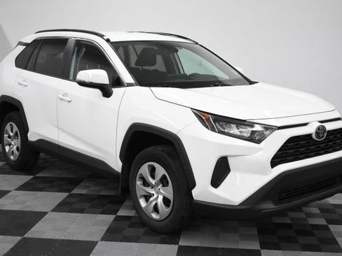 Used 2020 Toyota RAV4 LE image 1