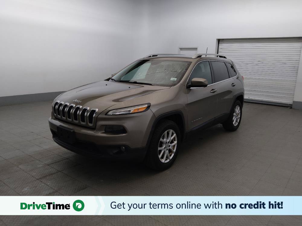 Used 2017 Jeep Cherokee Latitude w/ Cold Weather Group AWD/4WD image 1