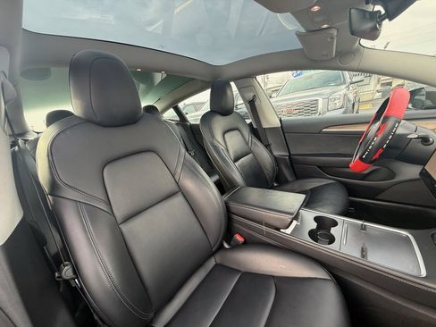 Used 2022 Tesla Model 3 Standard Range image 25