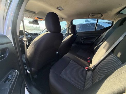 Used 2021 Nissan Versa S FWD image 13