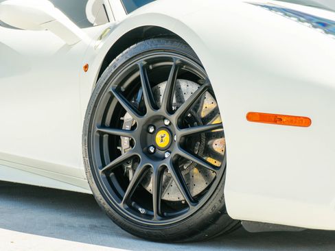 Used 2019 Ferrari 488 GTB image 30