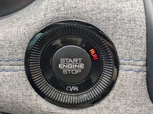 Used 2025 Jeep Compass Sport w/ Mopar Graphics Package image 29