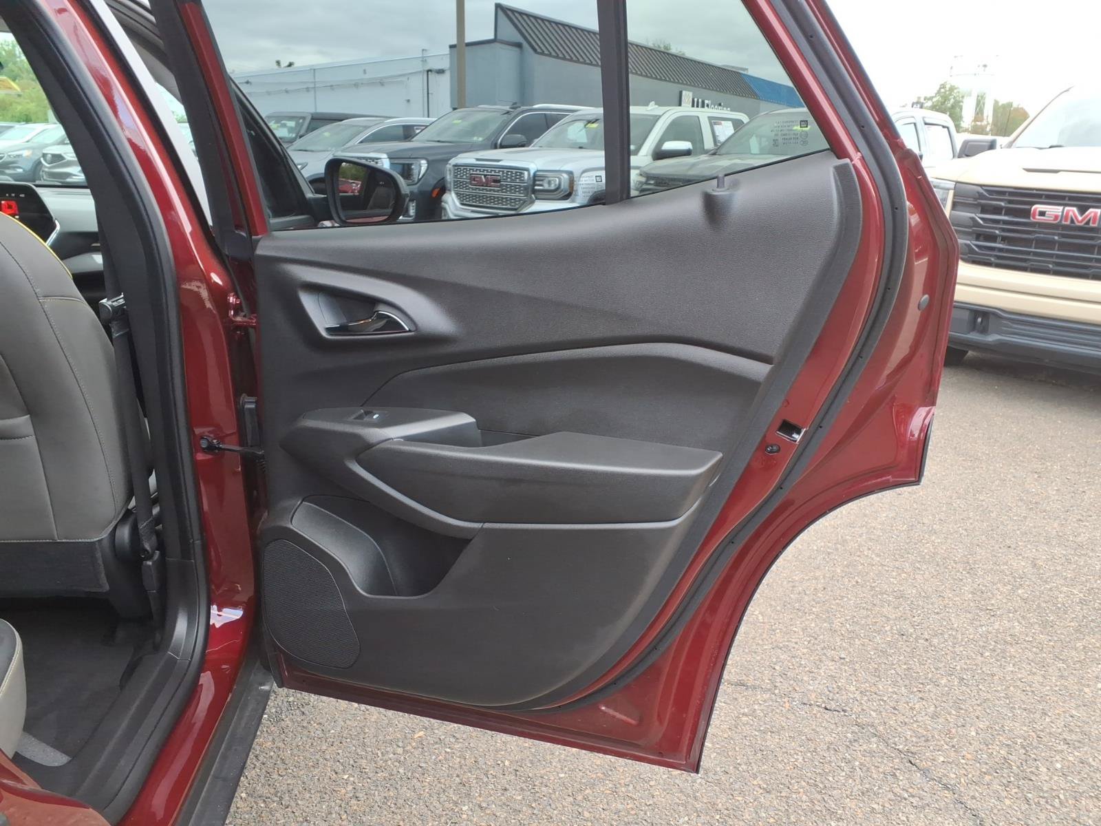 Used 2024 Chevrolet Trax ACTIV w/ Sunroof Package FWD image 16