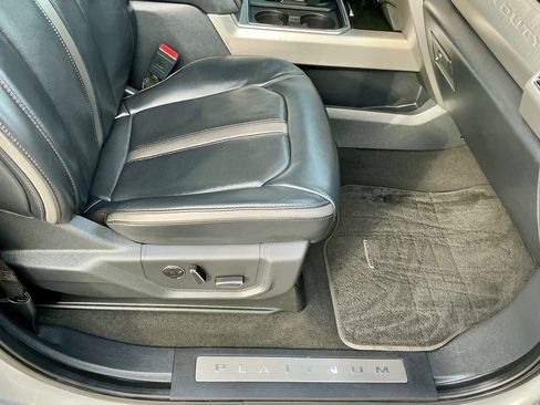 Used 2022 Ford F250 Platinum w/ FX4 Off-Road Package image 22