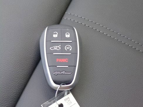 New 2025 Alfa Romeo Stelvio Sprint w/ Convenience Package image 27