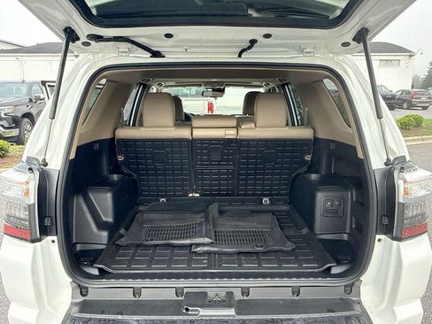 Used 2023 Toyota 4Runner SR5 Premium w/ Moonroof Package AWD/4WD image 32