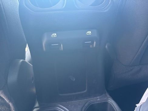 Used 2023 Jeep Wrangler Sport S image 22