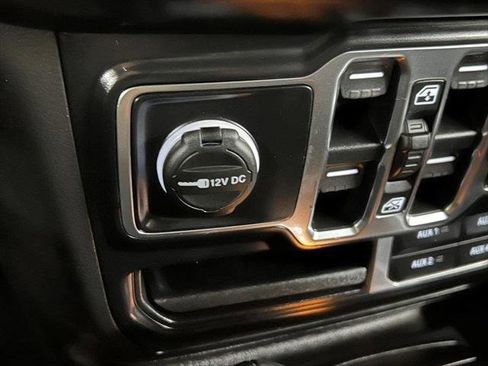 Certified 2022 Jeep Wrangler Unlimited Sahara image 46