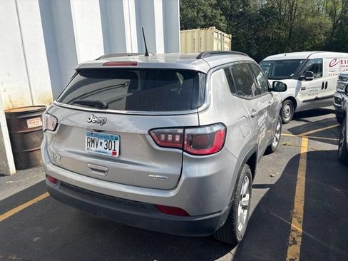Used 2018 Jeep Compass Latitude w/ Popular Equipment Group AWD/4WD image 10