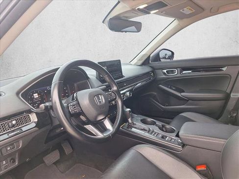 Used 2022 Honda Civic Touring image 9