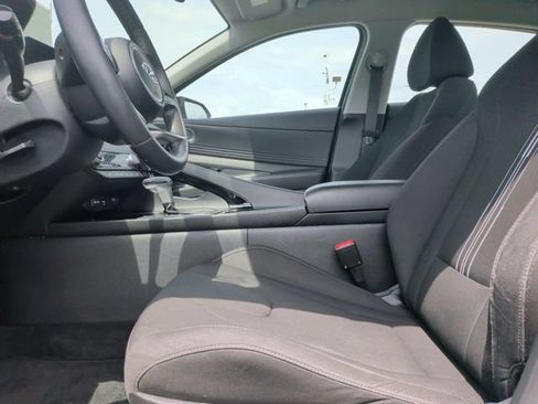 Used 2023 Hyundai Elantra SEL w/ Convenience Package FWD image 13