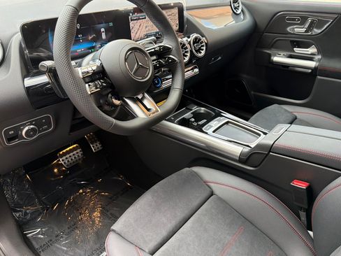 New 2026 Mercedes-Benz GLA 35 AMG 4MATIC image 9
