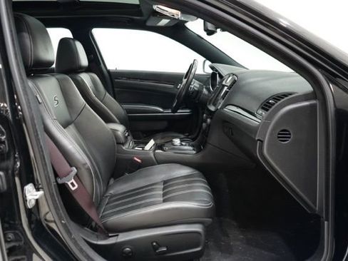 Used 2022 Chrysler 300 S image 35