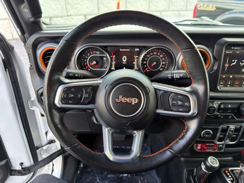 Used 2022 Jeep Gladiator Mojave w/ Cold Weather Group AWD/4WD image 16