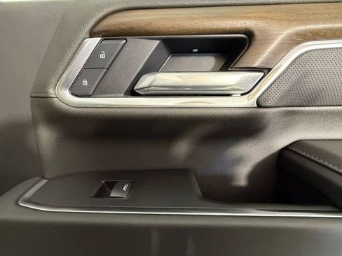 Used 2025 Chevrolet Silverado 3500 High Country w/ Technology Package image 35