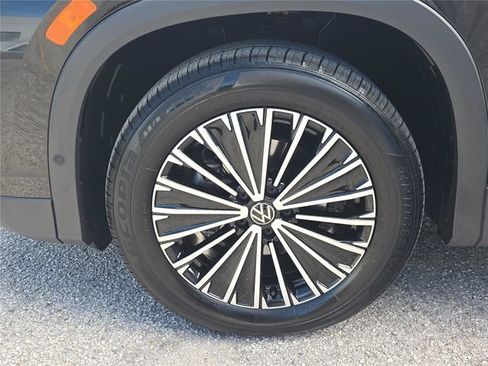 Used 2025 Volkswagen Tiguan S w/ 18" Wheel Package FWD image 25