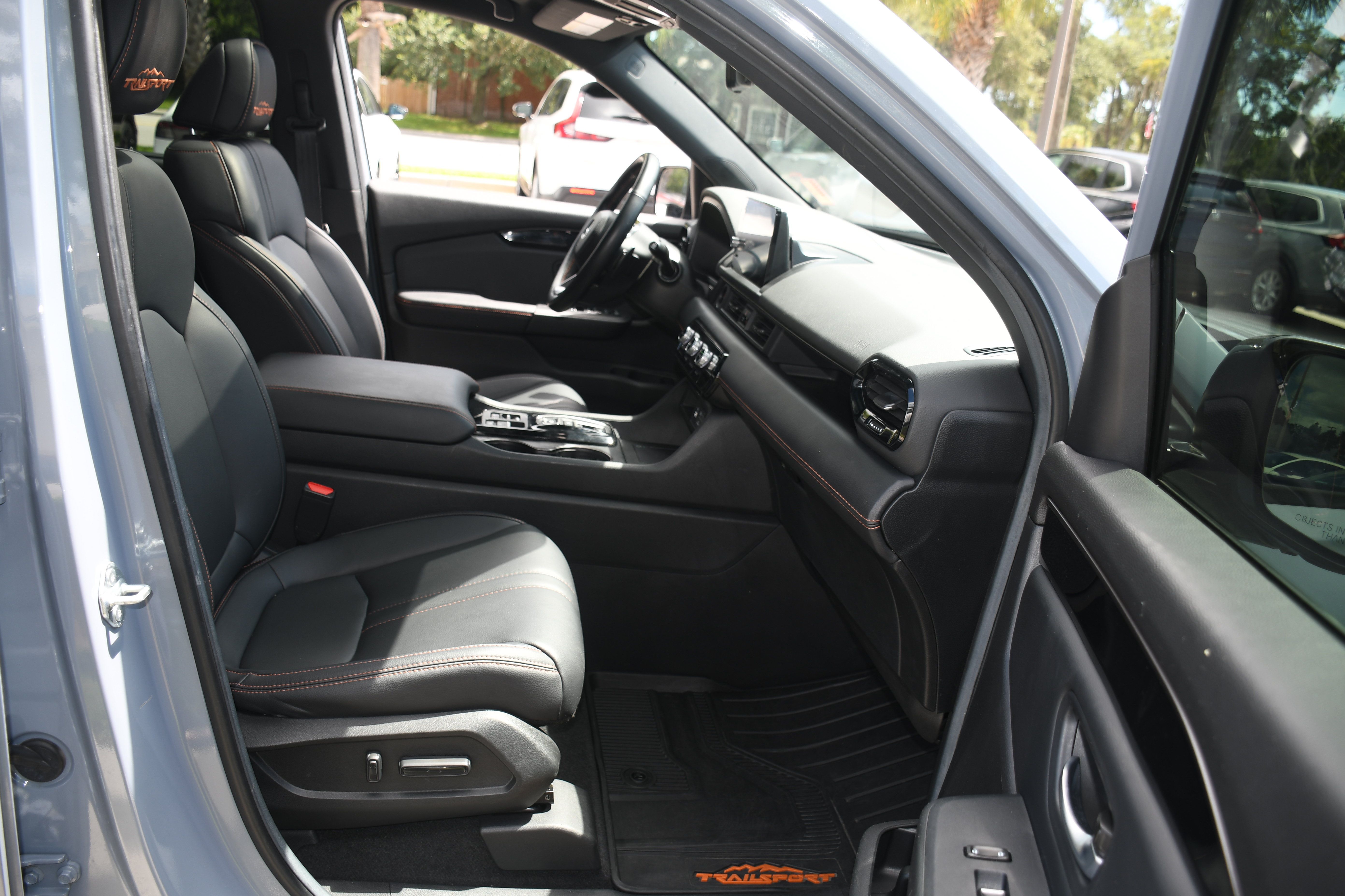 Used 2025 Honda Pilot TrailSport image 24