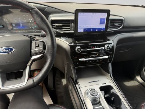 Used 2022 Ford Explorer ST-Line AWD/4WD image 12