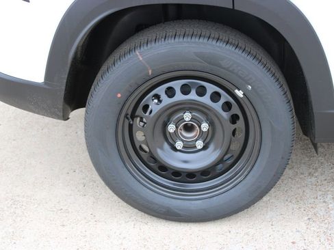 New 2026 Chevrolet Trax LS image 41