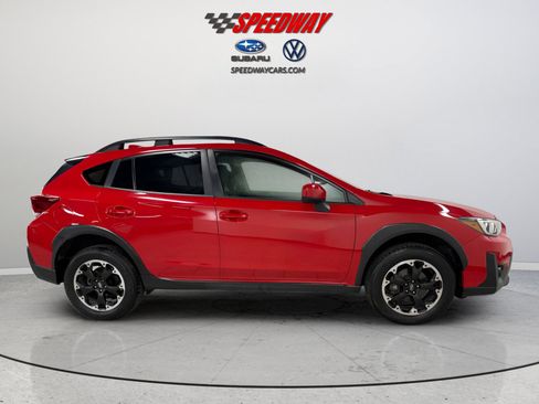 Used 2022 Subaru Crosstrek 2.0i Premium w/ Moonroof Package image 8