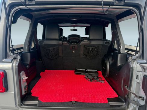 Used 2018 Jeep Wrangler Unlimited Rubicon image 30