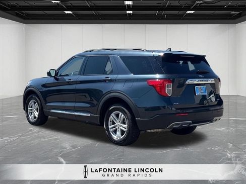 Used 2023 Ford Explorer XLT w/ Equipment Group 202A AWD/4WD image 3