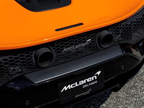 Used 2025 McLaren Artura Spider RWD image 8