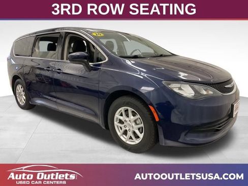 Used 2020 Chrysler Voyager LX image 1