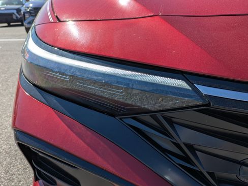 Certified 2025 Hyundai Elantra Limited image 10