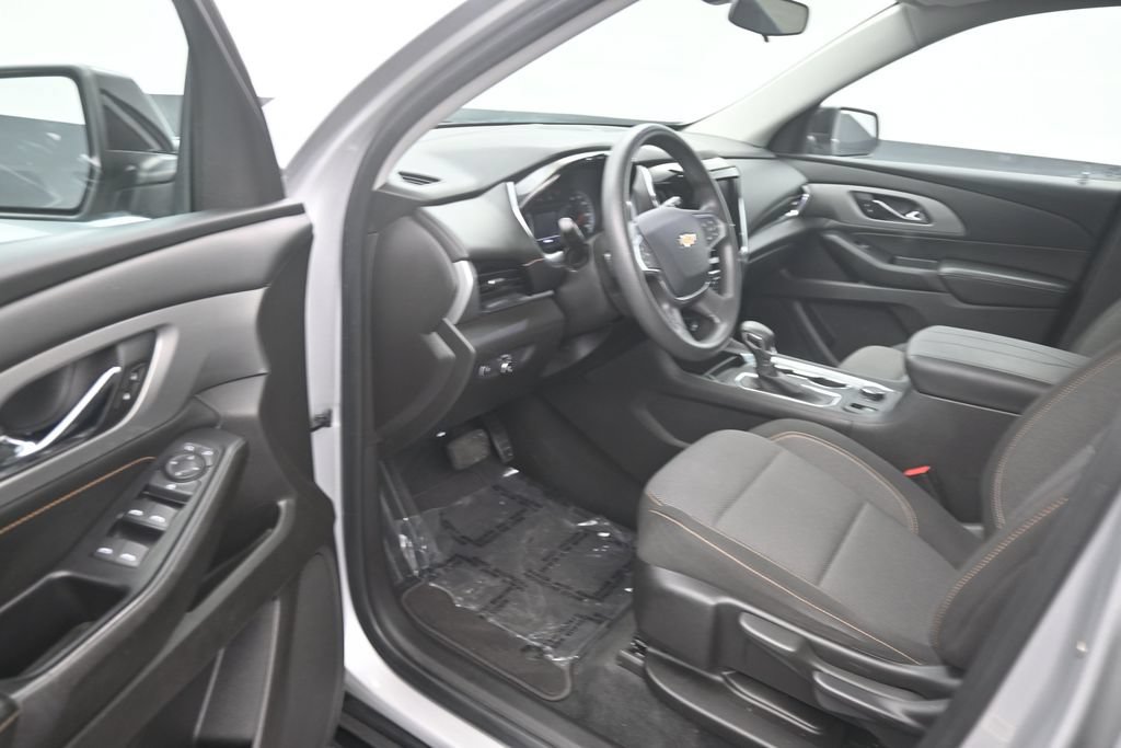 Used 2021 Chevrolet Traverse LS FWD image 10