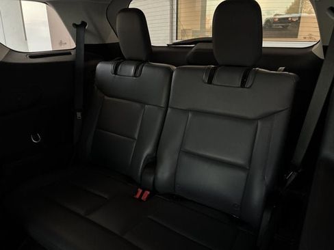 Used 2025 Ford Explorer Active w/ Active Comfort Package RWD image 21