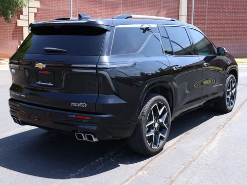 Used 2025 Chevrolet Traverse High Country w/ LPO, Floor Liner Package AWD/4WD image 38