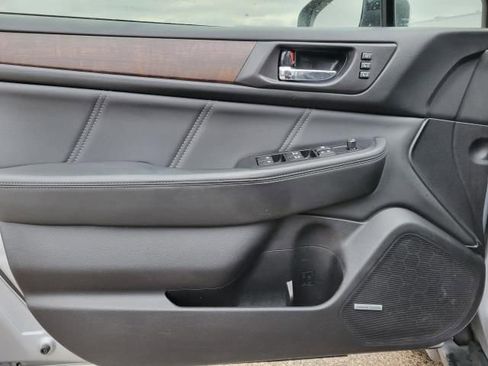 Used 2019 Subaru Outback 2.5i Limited image 16