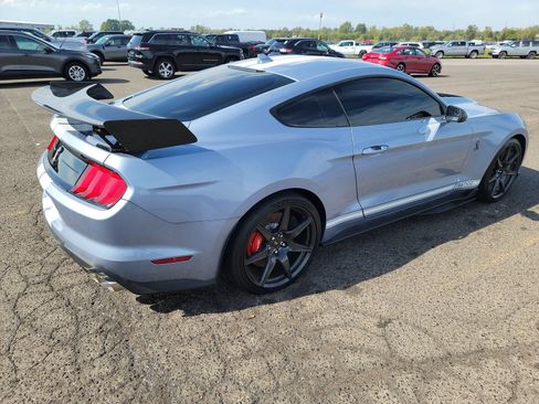 Used 2022 Ford Mustang Shelby GT500 w/ Carbon Fiber Track Pack RWD image 4