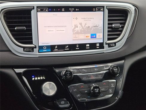 New 2026 Chrysler Voyager LX image 27