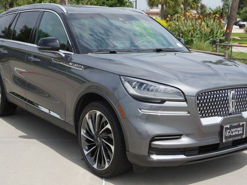 Used 2023 Lincoln Aviator Reserve w/ Equipment Group 201A AWD/4WD image 3