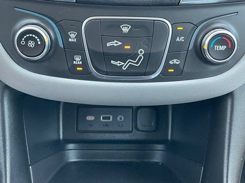 Used 2020 Chevrolet Equinox LS FWD image 14
