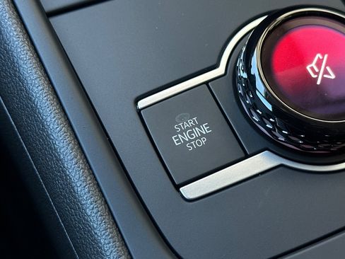 New 2025 Volkswagen Tiguan SE image 20