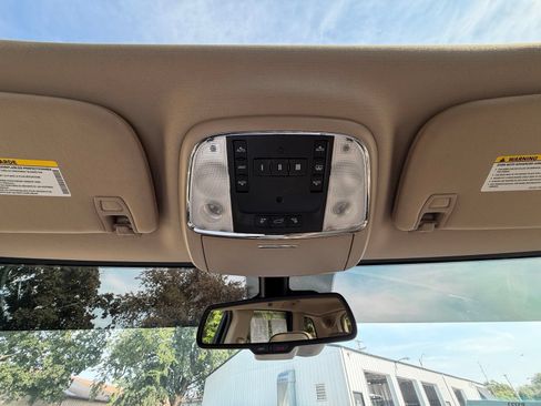 Used 2014 Jeep Grand Cherokee Overland w/ Advanced Technology Group AWD/4WD image 22