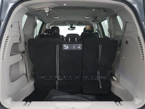 Used 2019 Chrysler Pacifica Touring-L w/ Advanced Safetytec Group FWD image 9