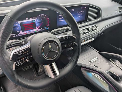 Used 2024 Mercedes-Benz GLS 450 4MATIC image 8