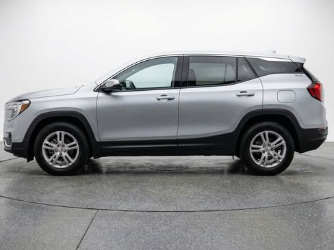 Used 2024 GMC Terrain SLE image 5