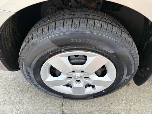 Used 2010 Nissan Rogue S image 14