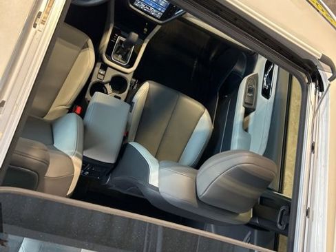 Used 2025 Subaru Forester Limited image 58