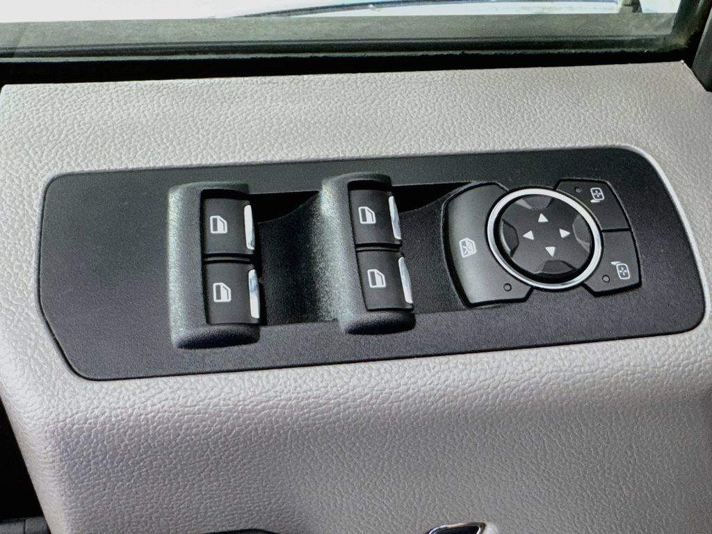 Used 2016 Ford F150 XL w/ Equipment Group 101A Mid AWD/4WD image 18