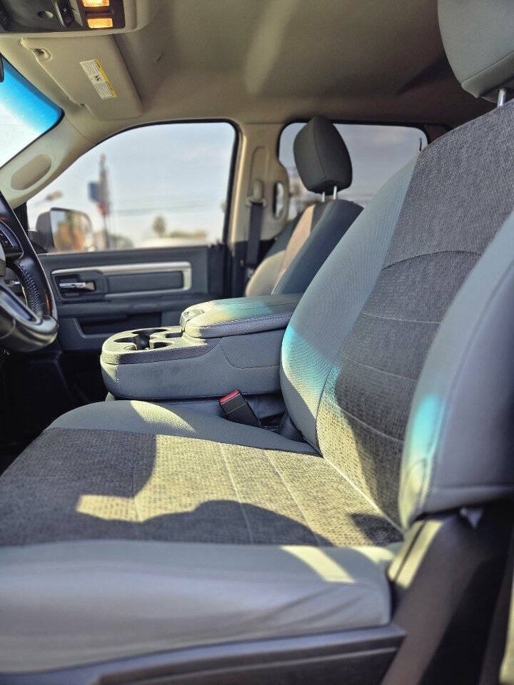 Used 2017 RAM 1500 Big Horn RWD image 37