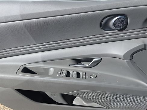 Certified 2023 Hyundai Elantra SEL w/ Convenience Package image 25