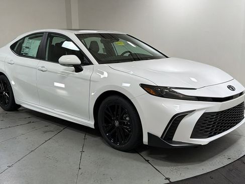 New 2026 Toyota Camry SE w/ Multimedia Upgrade Package FWD image 3