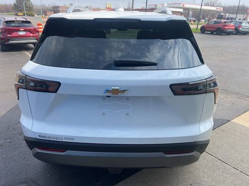 New 2026 Chevrolet Equinox LT w/ Convenience Package II image 7