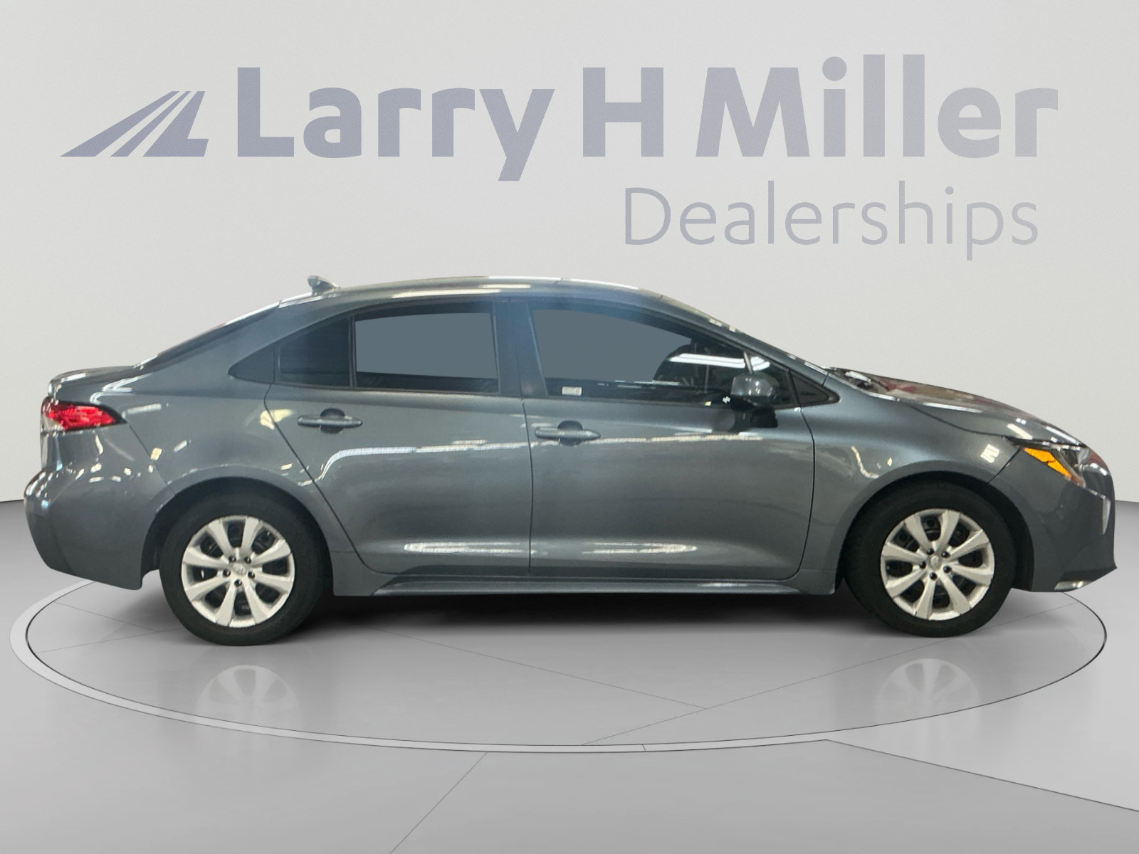 Used 2020 Toyota Corolla LE w/ Carpet Mat Package (TMS) FWD image 6